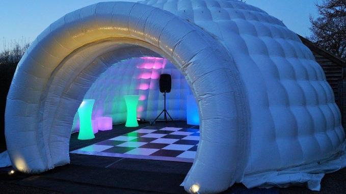 INFLATABLE IGLOO HIRE NORTH LONDON